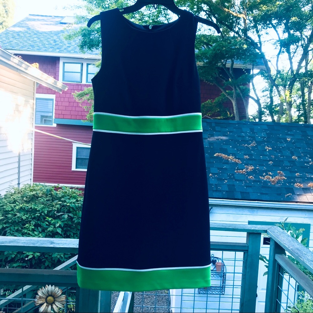 Tommy Hilfiger knee length vey comfortable dress.